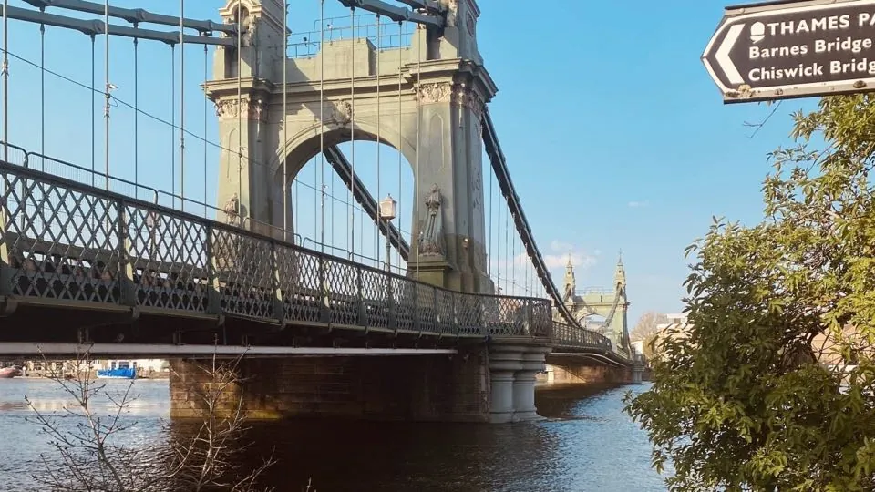 Custom running route through London