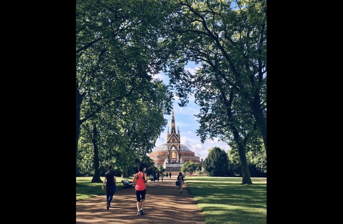 Running past London landmarks